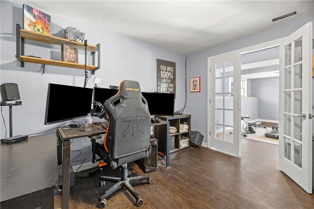 Photo 28 of 40 - 3911 NE 79th Street, Kansas City, MO 64119