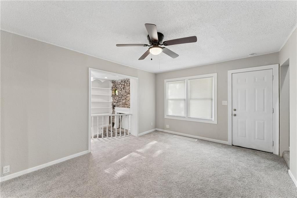 2428 Oakley Avenue — photo 8