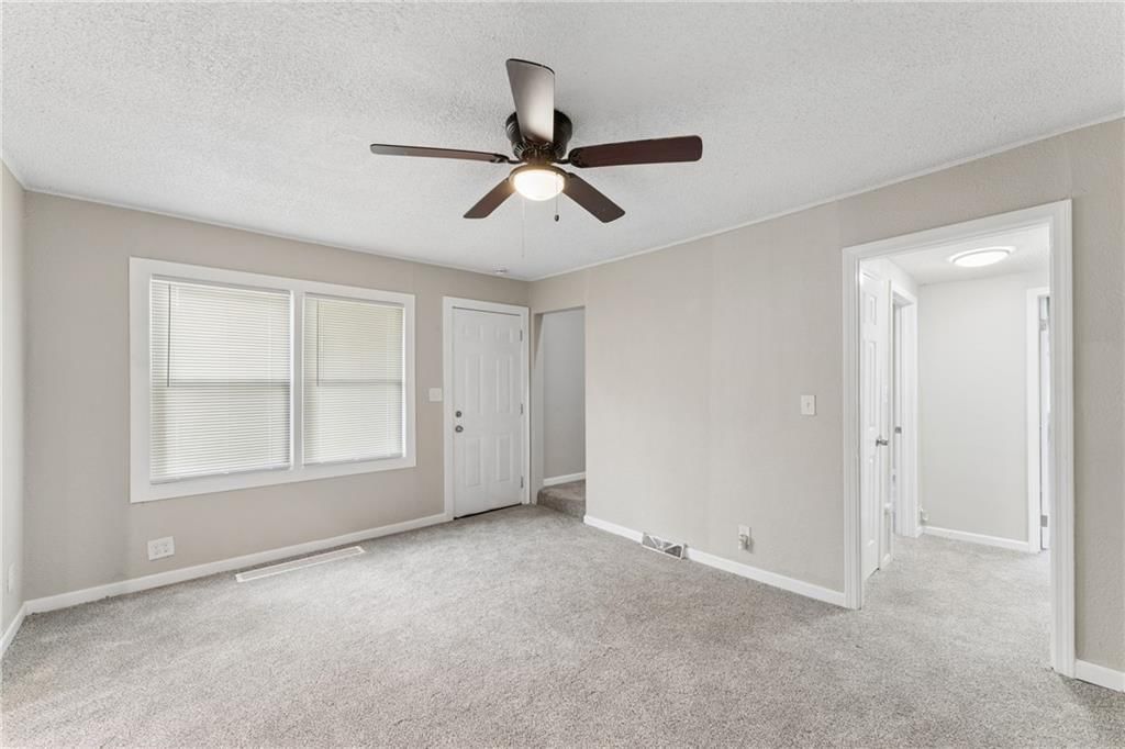 2428 Oakley Avenue — photo 9