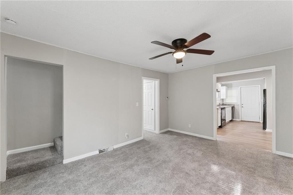2428 Oakley Avenue — photo 10