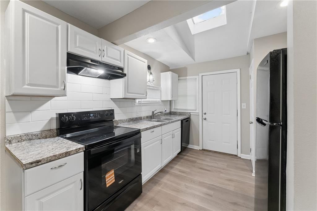 2428 Oakley Avenue — photo 12