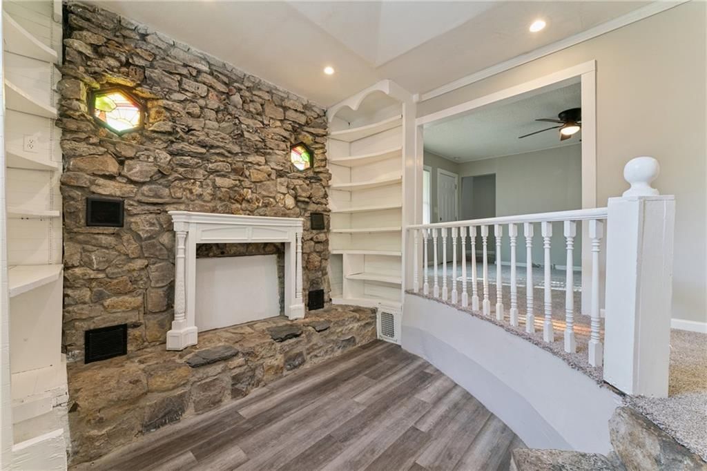 2428 Oakley Avenue — photo 22