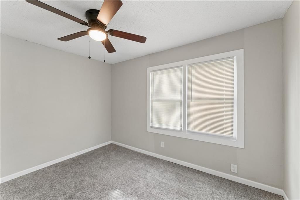 2428 Oakley Avenue — photo 27