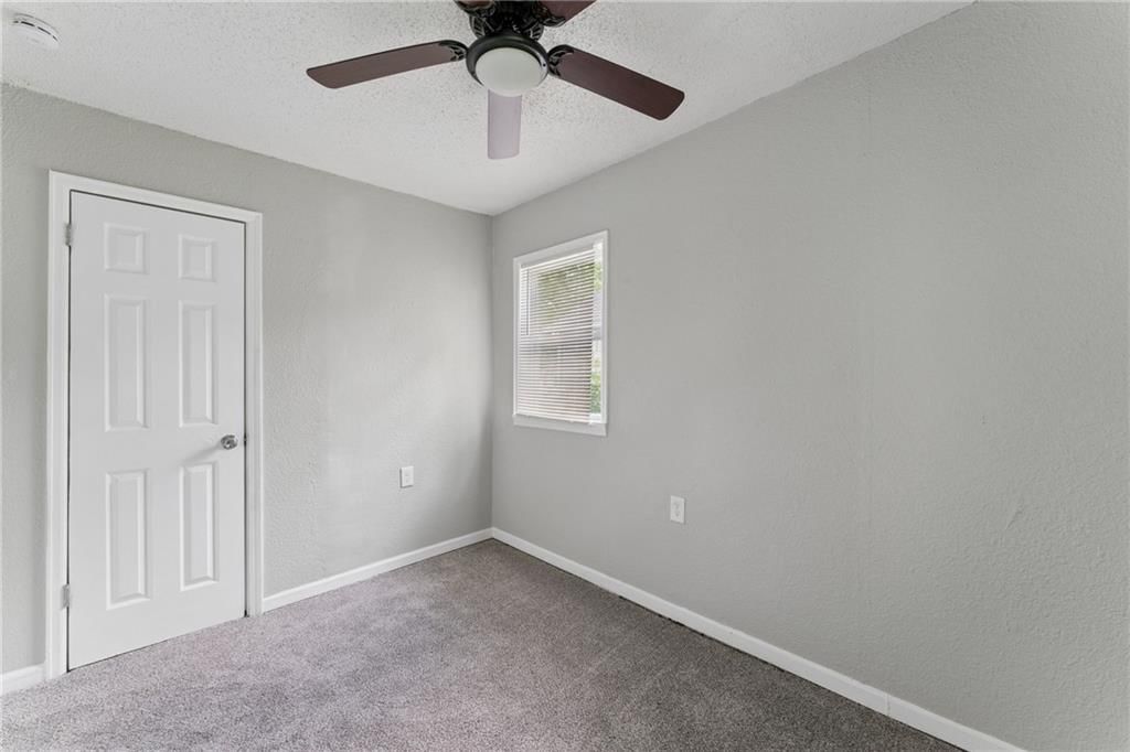 2428 Oakley Avenue — photo 32