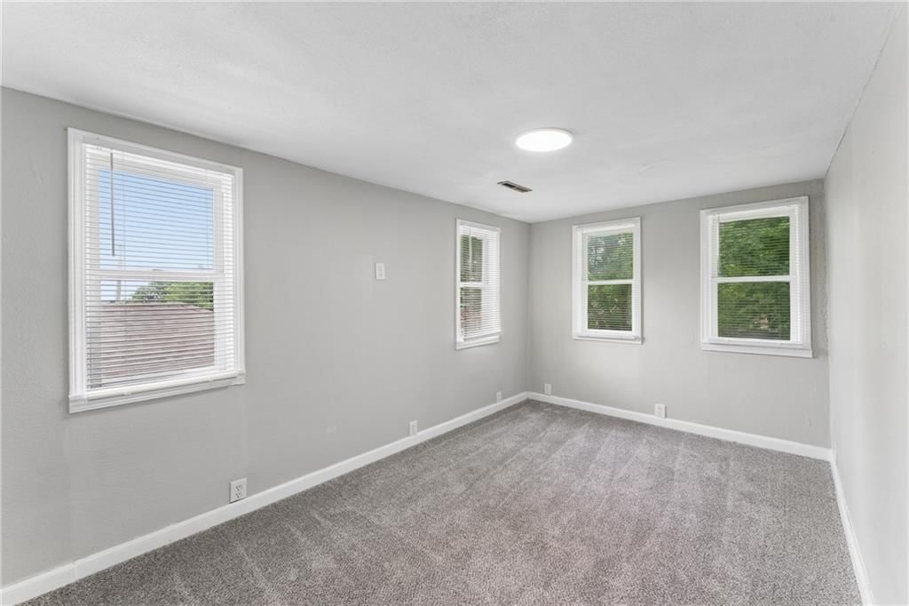 2428 Oakley Avenue — photo 35