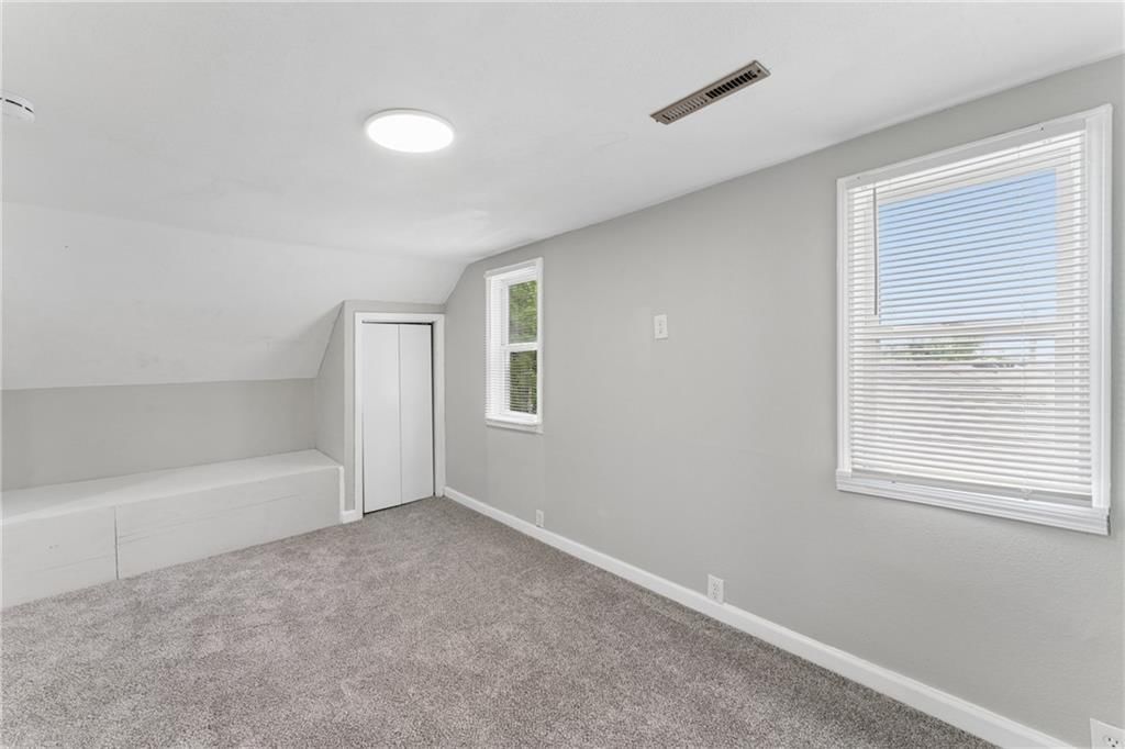 2428 Oakley Avenue — photo 37