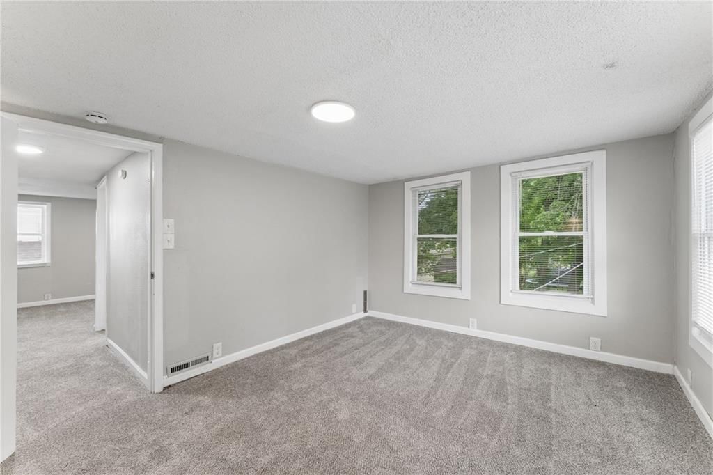 2428 Oakley Avenue — photo 41
