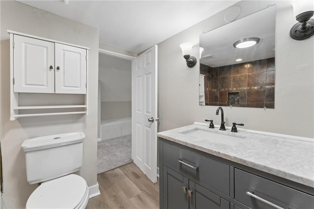 2428 Oakley Avenue — photo 43