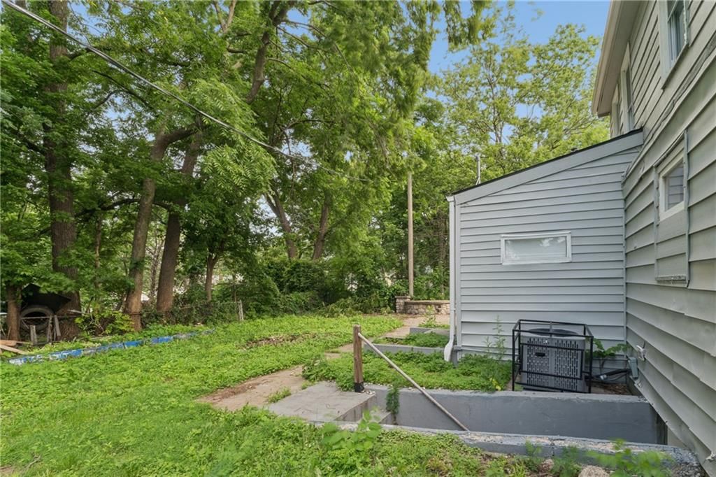 2428 Oakley Avenue — photo 48
