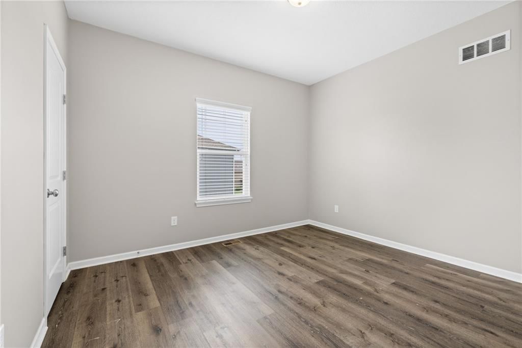 26147 W 141st Terrace — photo 4