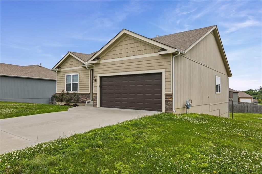 26147 W 141st Terrace — photo 33