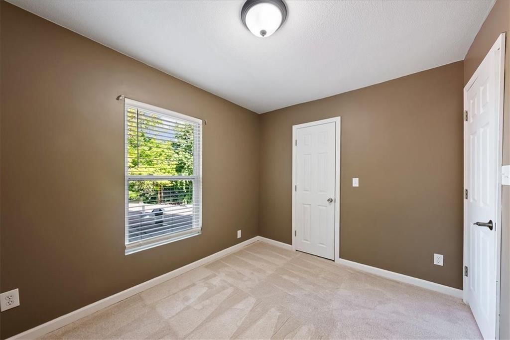 429 Main Street — photo 18
