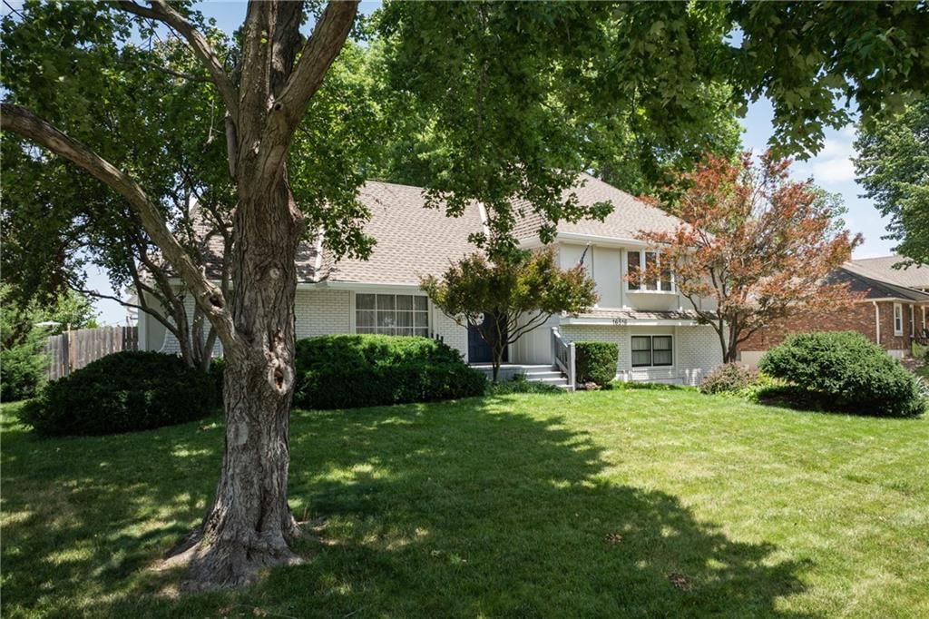 16516 E George Franklyn Drive — photo 2