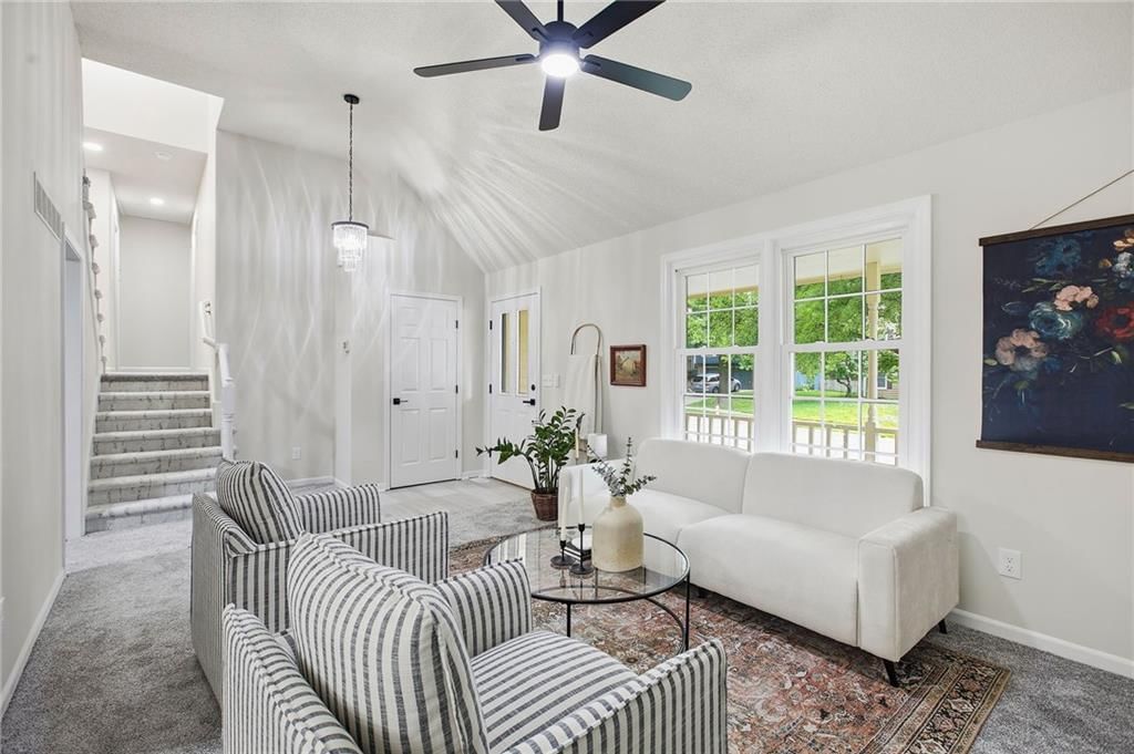 1310 Amesbury Avenue — photo 4