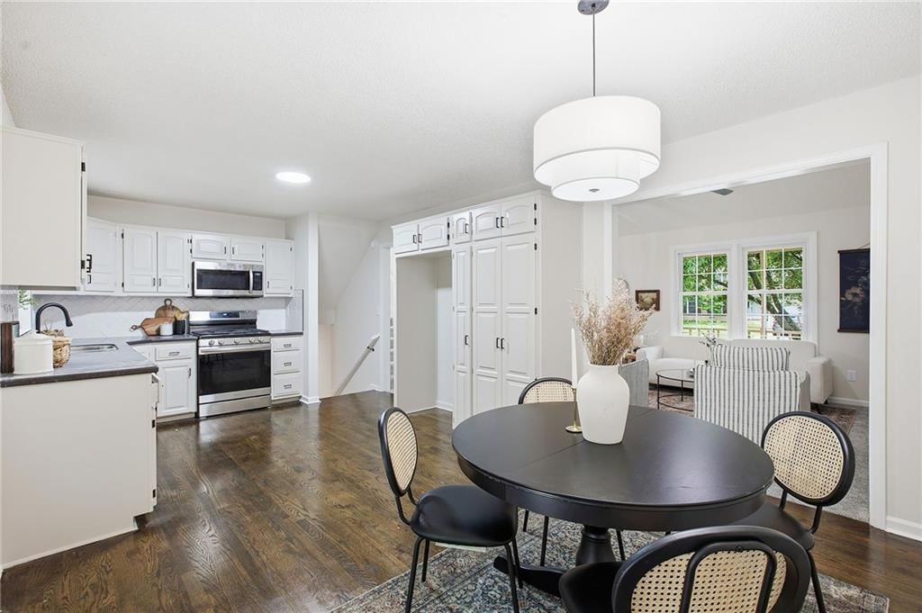 1310 Amesbury Avenue — photo 8