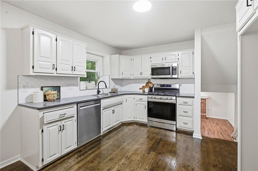 1310 Amesbury Avenue — photo 10