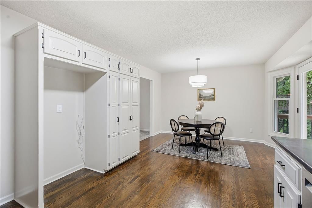1310 Amesbury Avenue — photo 12