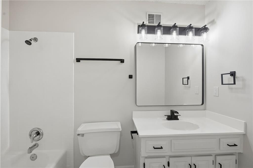 1310 Amesbury Avenue — photo 15