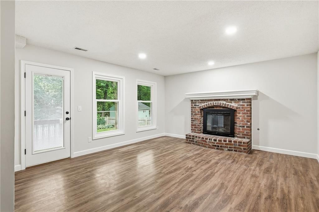 1310 Amesbury Avenue — photo 28