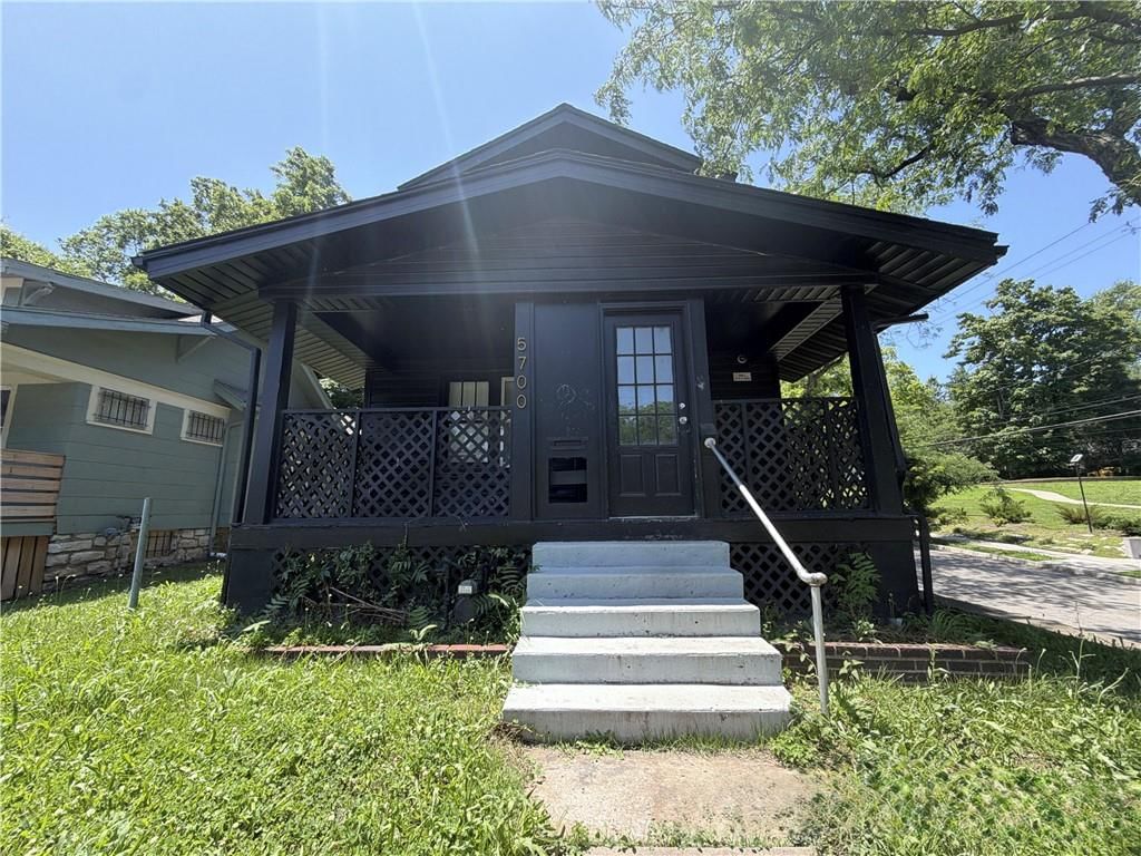5700 Euclid Avenue — photo 1