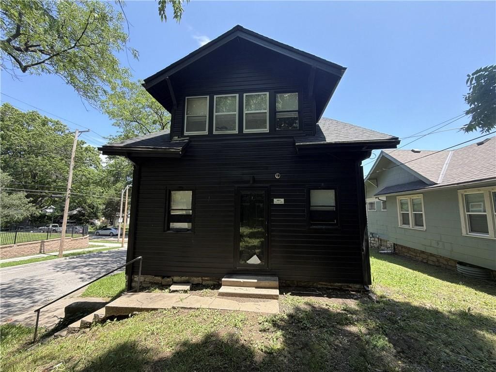 5700 Euclid Avenue — photo 4