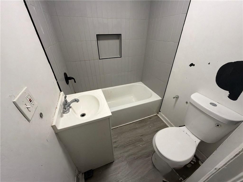 5700 Euclid Avenue — photo 14