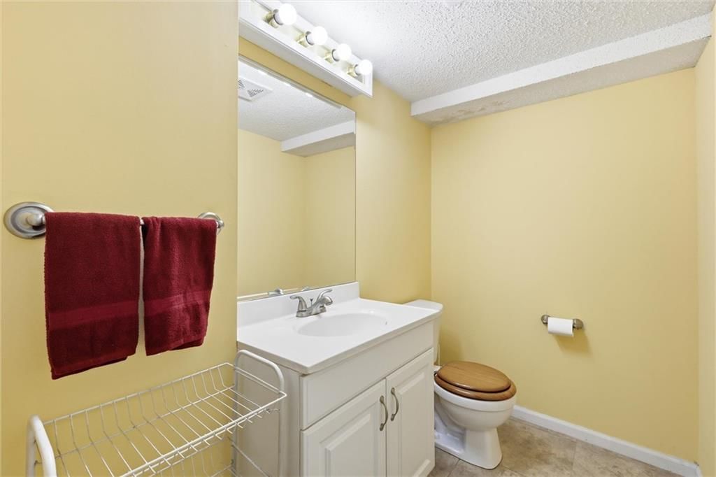 1204 Franklin Drive — photo 40