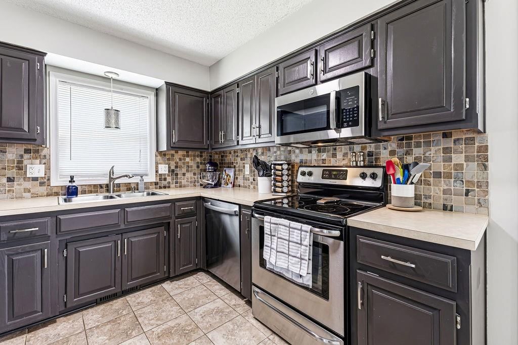1802 Regency Drive — photo 8