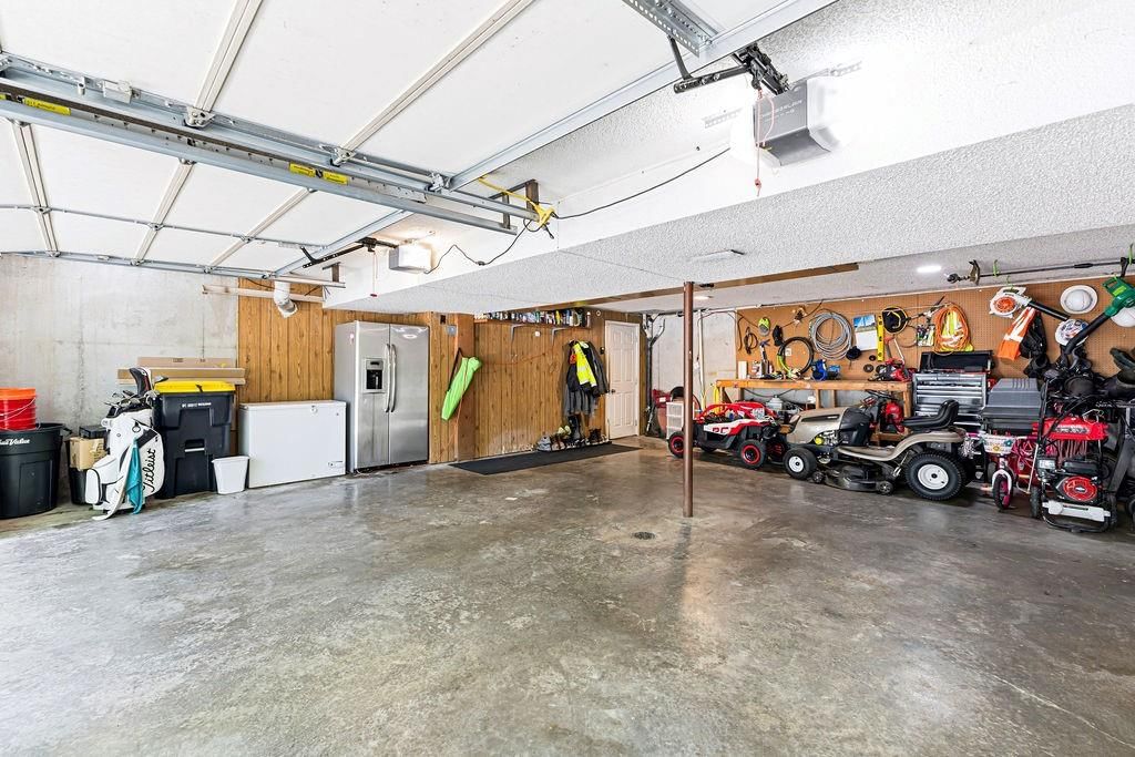 1802 Regency Drive — photo 32