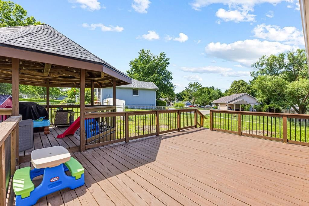 1802 Regency Drive — photo 36