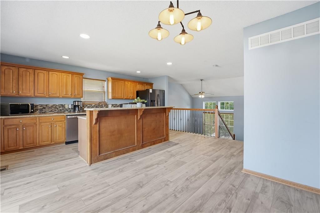 12208 N SHANNON Avenue — photo 9