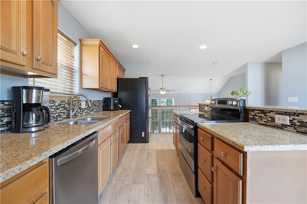 12208 N SHANNON Avenue — photo 10