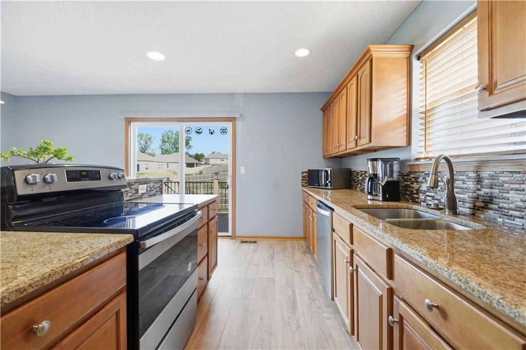 12208 N SHANNON Avenue — photo 11