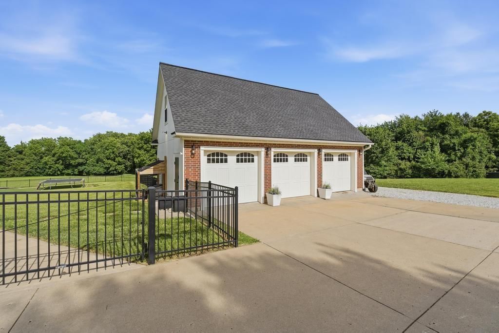 6917 S Arnett Road — photo 4