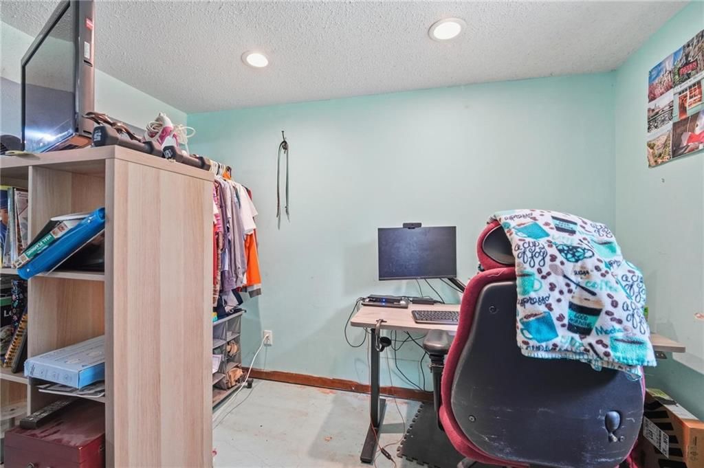 5243 Delaware Drive — photo 27
