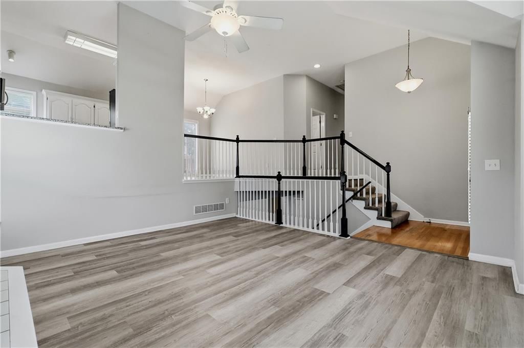 16412 W 157th Terrace — photo 9