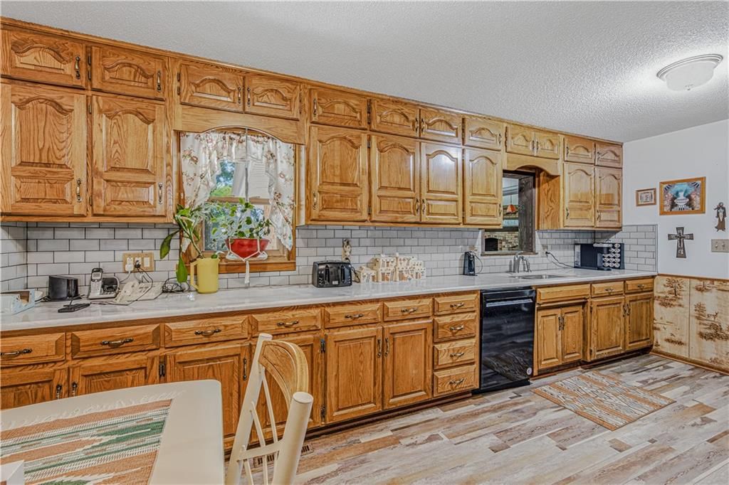 700 S Alexander Road — photo 15