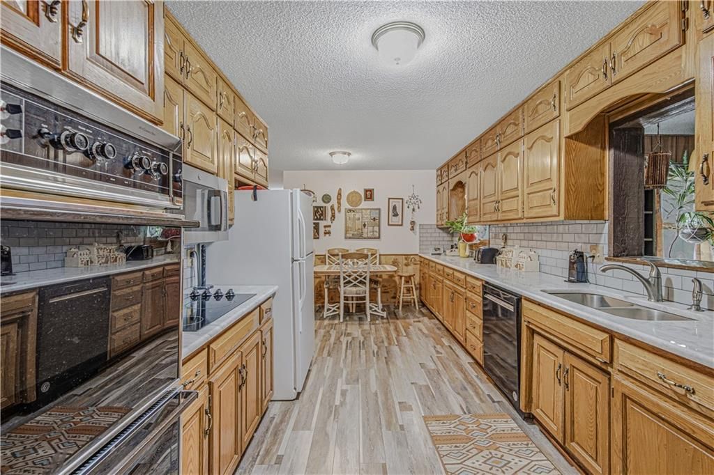 700 S Alexander Road — photo 17