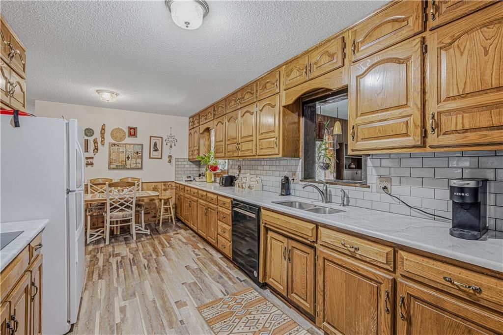 700 S Alexander Road — photo 18