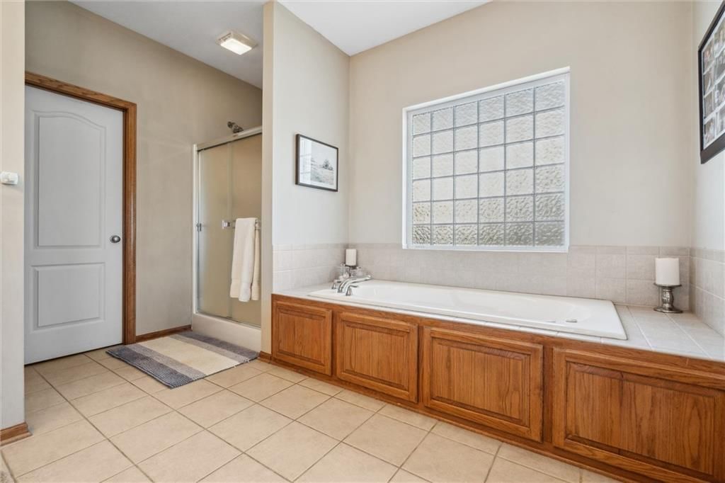 1301 NE Horizon Drive — photo 14