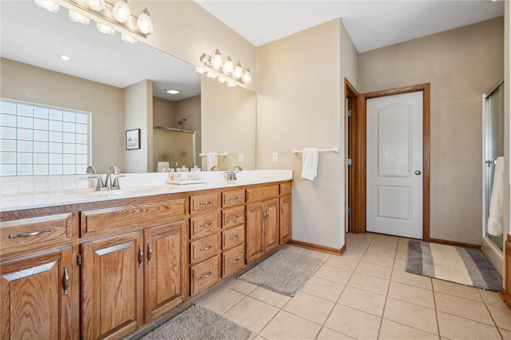 1301 NE Horizon Drive — photo 15