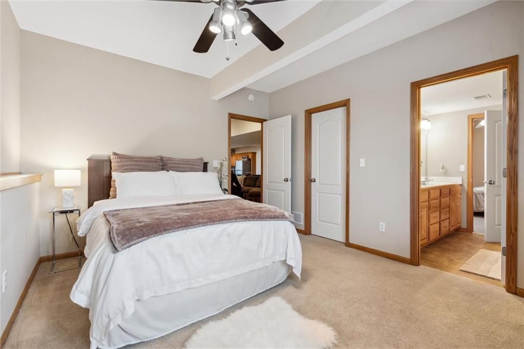 1301 NE Horizon Drive — photo 23
