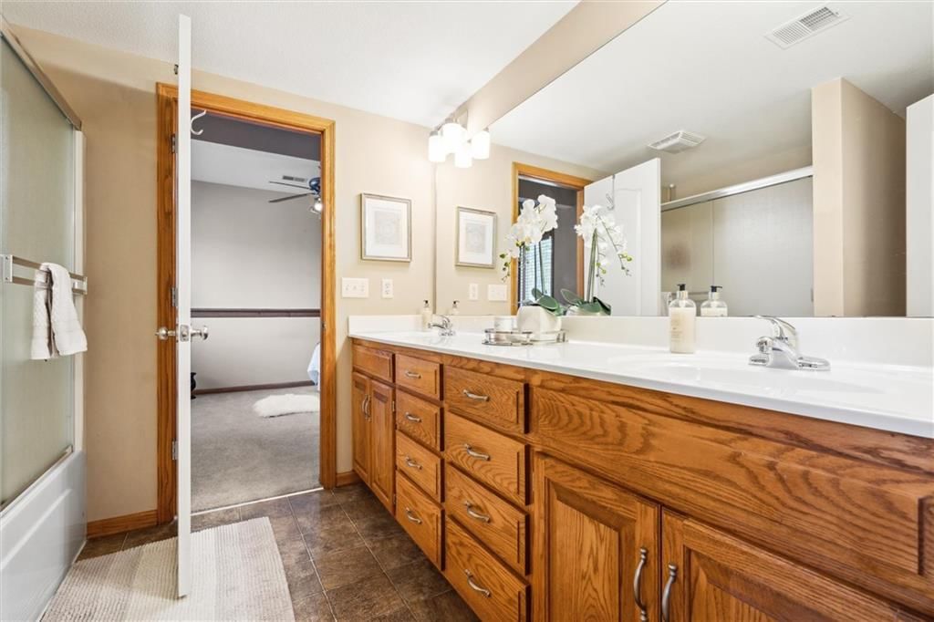 1301 NE Horizon Drive — photo 25