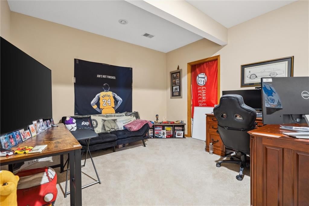 1301 NE Horizon Drive — photo 29