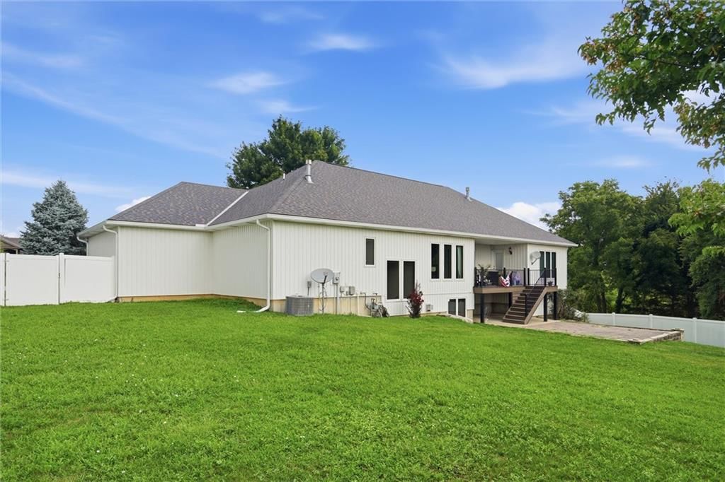 1301 NE Horizon Drive — photo 34