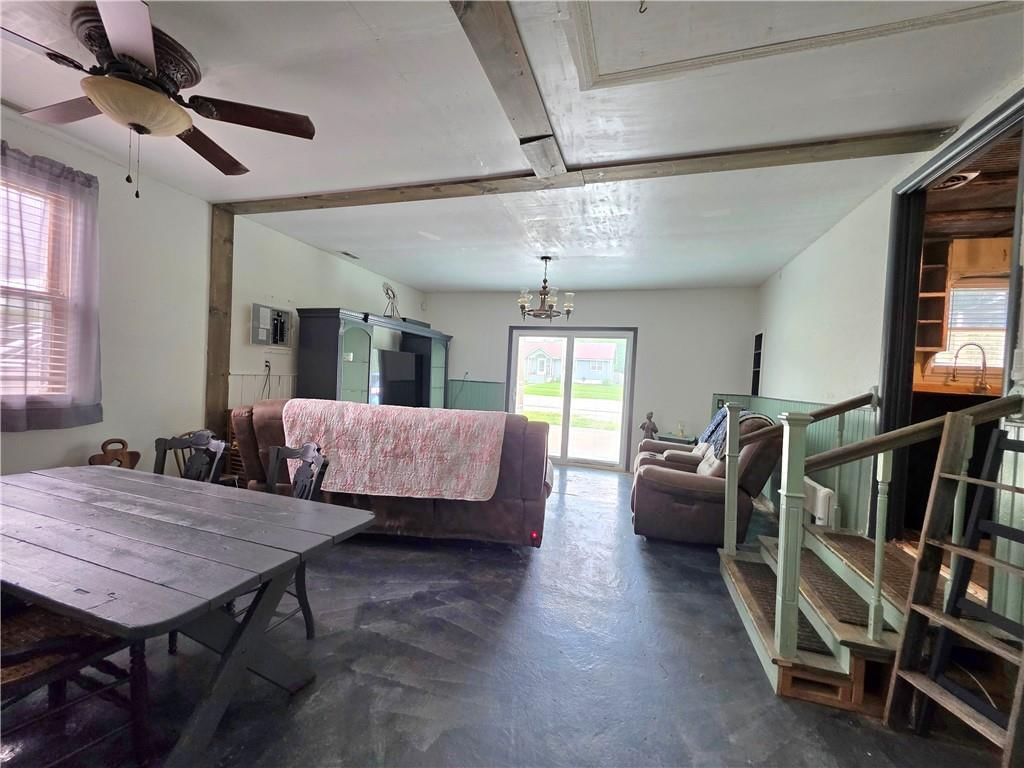 703 W Benton Street — photo 5