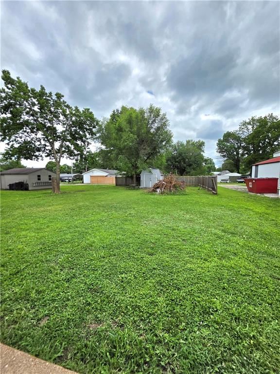 703 W Benton Street — photo 13