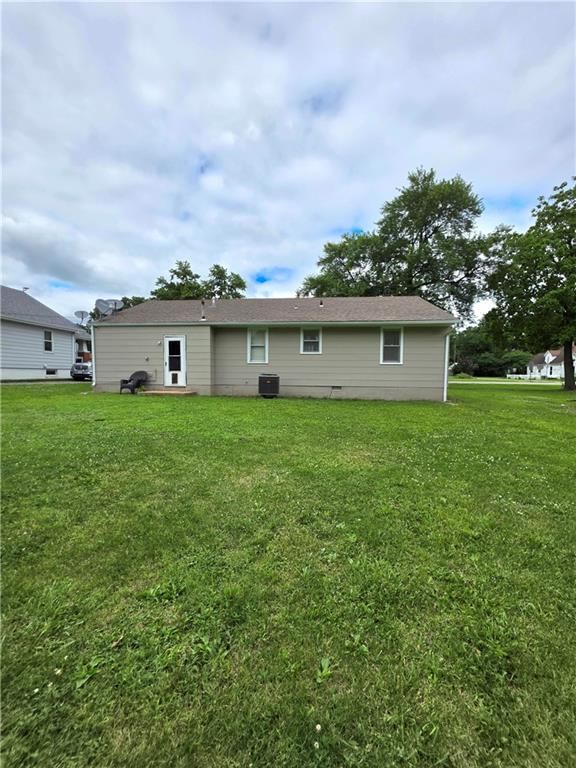 703 W Benton Street — photo 14