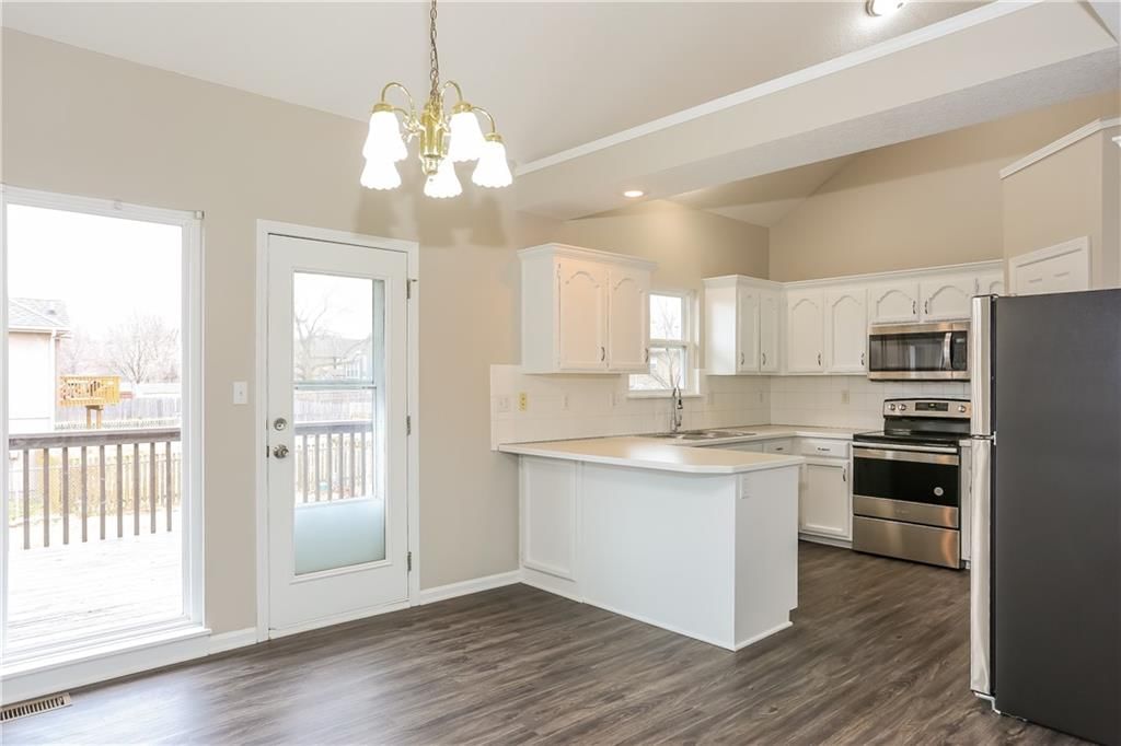 502 Sunny Lane — photo 4