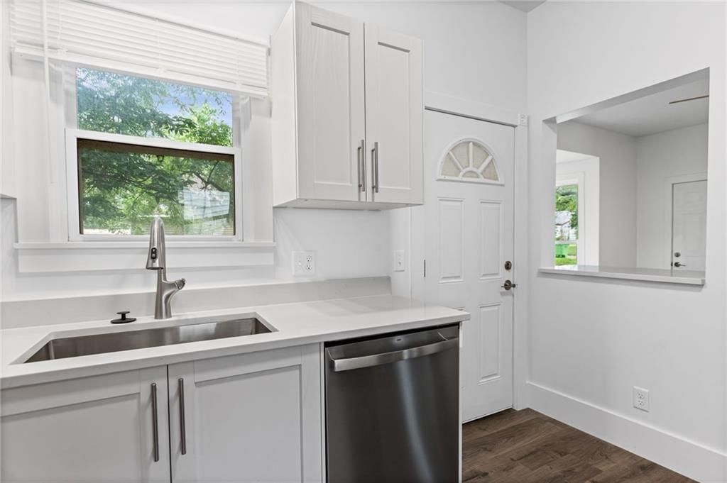 713 S Sycamore Street — photo 9